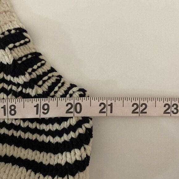 Moon River Long Vest Sweater Size M Beige Black Striped Knit Fringe Hem Boho - Picture 8 of 10